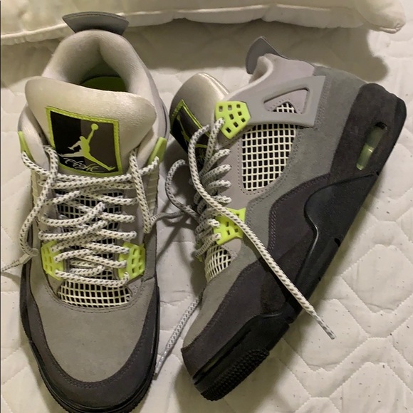 Jordan Retro 4βs Sneakers - Picture 4 of 10